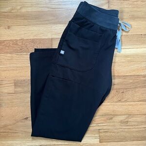 Gently Used FIGS Kade Cargo Technical Collection Scrub Pants in Black